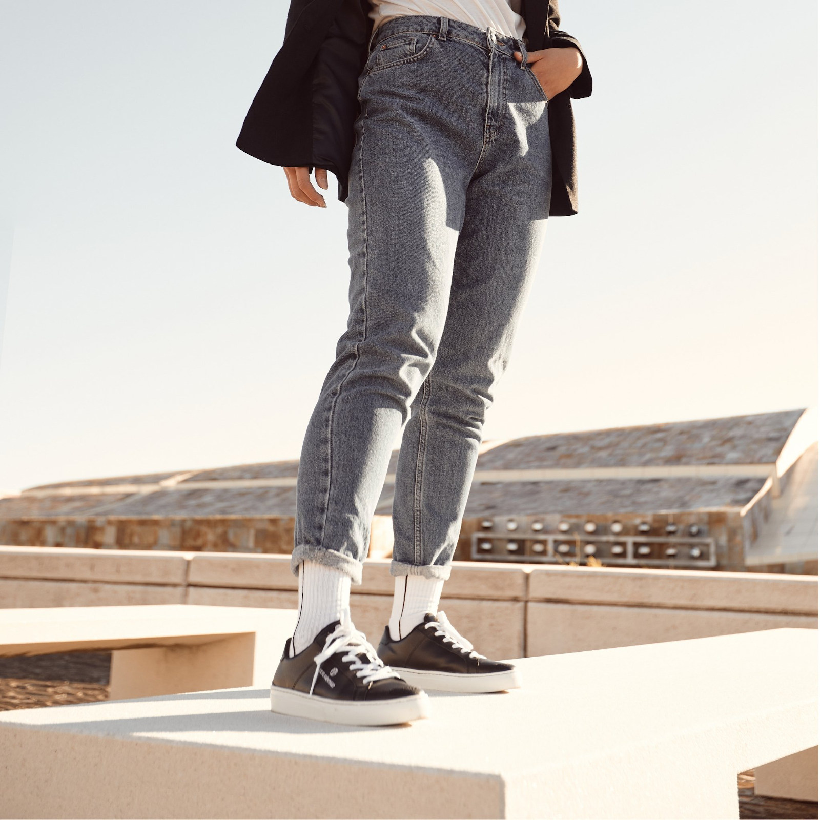 Vegan Shoes Beflamboyant Manimal Black modelo