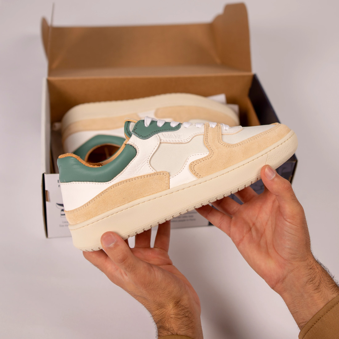 Wayz eco friendly sneakers - The Sonder - upper bio leather